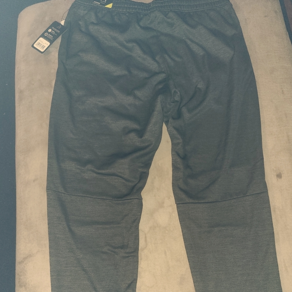 Alive large joggers skinny leg brand new